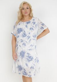 Born2be - Niebieska Sukienka z Bawełny Sebaestus. Okazja: na co dzień. Kolekcja: plus size. Kolor: niebieski. Materiał: bawełna. Wzór: kwiaty. Typ sukienki: proste, dla puszystych. Styl: klasyczny, casual, wakacyjny. Długość: midi #1