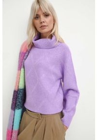 medicine - Medicine sweter damski kolor różowy z golfem. Typ kołnierza: golf. Kolor: fioletowy. Materiał: materiał. Długość rękawa: raglanowy rękaw. Długość: długie #1