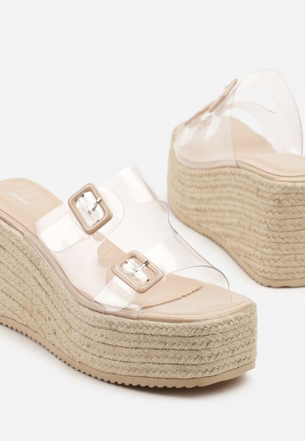 Renee - Beżowe Klapki na Koturnie z Plecionką i Transparentnymi Paskami i Klamrami Lunitielle. Okazja: na co dzień. Kolor: beżowy. Wzór: paski. Sezon: wiosna, lato. Obcas: na koturnie. Styl: elegancki, klasyczny, casual