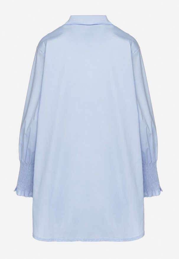 Born2be - Niebieska Bawełniana Koszula z Marszczonymi Rękawami i Falbankami Tanandoria. Okazja: na co dzień. Typ kołnierza: kołnierz z falbankami. Kolor: niebieski. Materiał: bawełna. Długość: długie. Wzór: aplikacja. Styl: elegancki, casual