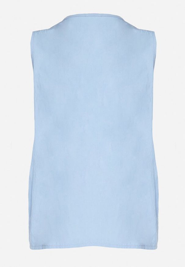 Born2be - Niebieska Koszula Bez Rękawów z Wiskozą z Dekoltem w Serek i Falbaną Arlimi. Okazja: na co dzień. Typ kołnierza: dekolt w serek. Kolor: niebieski. Materiał: wiskoza. Długość rękawa: bez rękawów. Styl: casual, elegancki, klasyczny