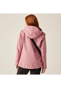 Regatta - Kurtka turystyczna przeciwdeszczowa damska Birchdale wodoodporna. Kolor: różowy. Materiał: tkanina, poliester. Sport: turystyka piesza #2