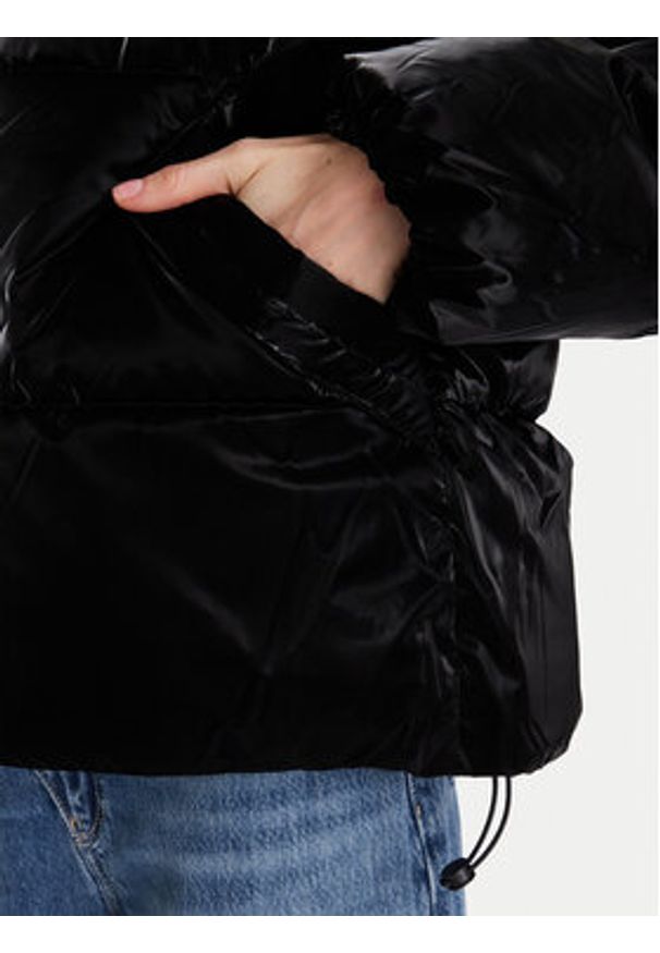 only - ONLY Kurtka zimowa Bergen 15351969 Czarny Oversize. Kolor: czarny. Materiał: syntetyk. Sezon: zima