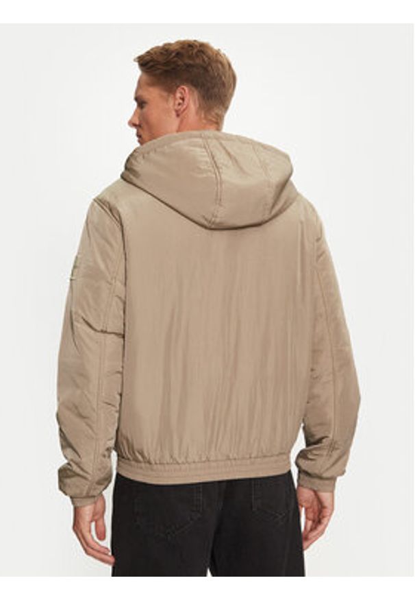 Calvin Klein Jeans Kurtka przejściowa Harrington J30J325596 Beżowy Regular Fit. Kolor: beżowy. Materiał: syntetyk
