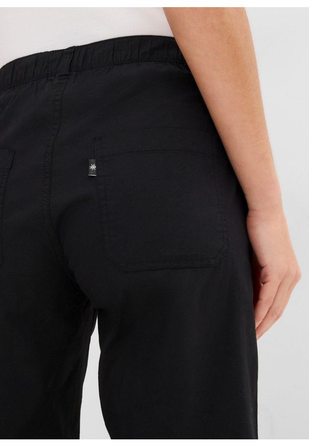 bonprix - Długie bermudy z elastyczną gumką w talii. Kolor: czarny. Długość: długie