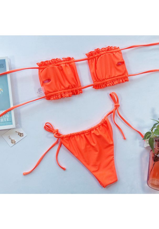 Intica - Bikini bandeau z regulowanymi ramiączkami na lato Jozien. Kolor: fioletowy. Materiał: materiał