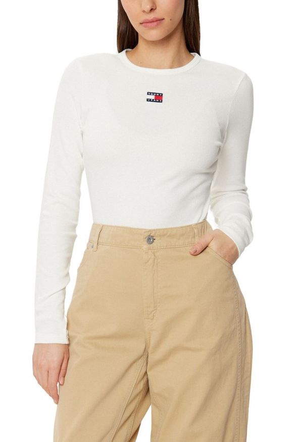 Tommy Jeans - TOMMY JEANS Beżowy damski longsleeve. Kolor: beżowy. Długość rękawa: długi rękaw