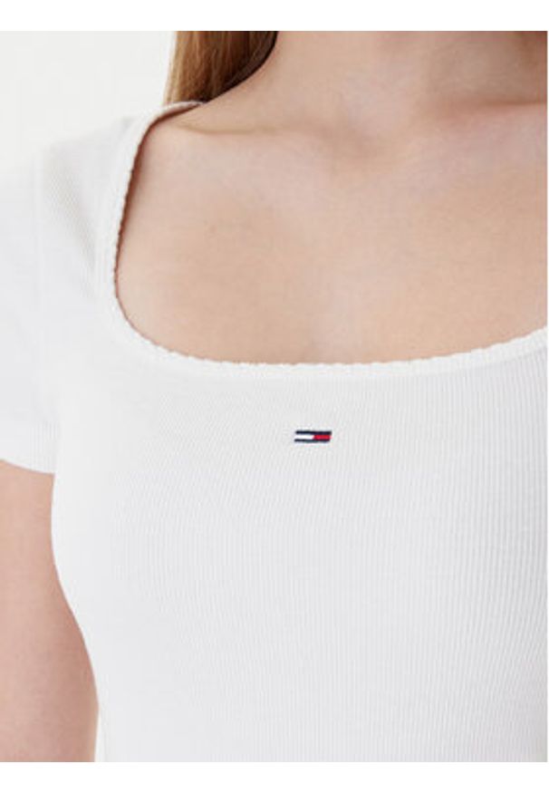 Tommy Jeans T-Shirt DW0DW21837 Biały Slim Fit. Kolor: biały. Materiał: syntetyk, bawełna