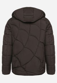 Born2be - Czarna Pikowana Kurtka z Kieszeniami i Kapturem z Możliwością Odpięcia Nikigala. Okazja: na spacer, na co dzień. Kolekcja: plus size. Kolor: czarny. Materiał: jeans, materiał. Styl: casual, elegancki #5