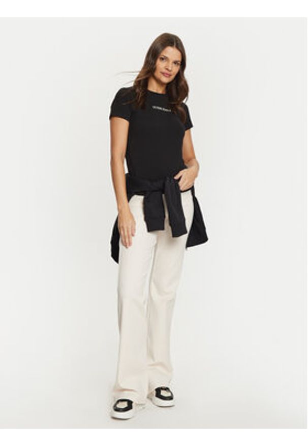 Guess Jeans T-Shirt W4YI01 J1314 Czarny Regular Fit. Kolor: czarny. Materiał: bawełna