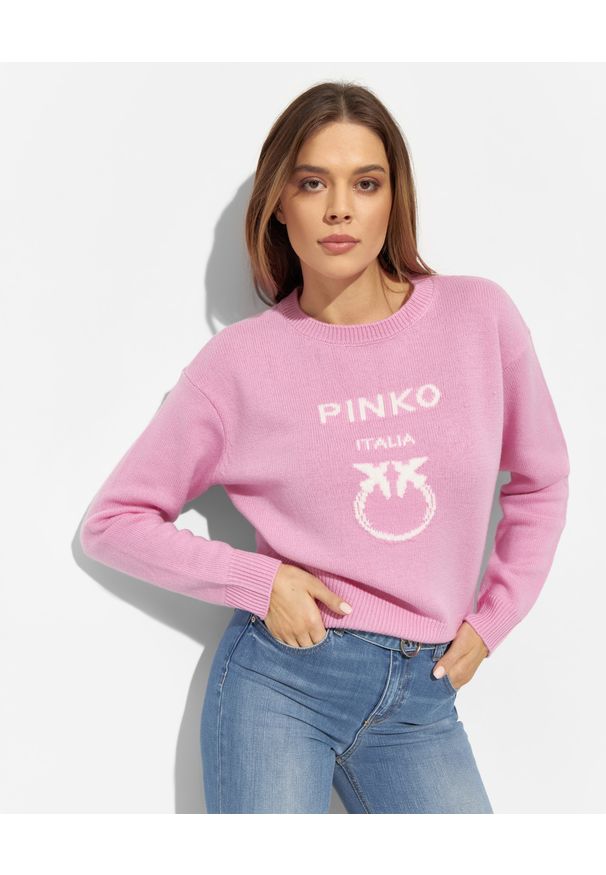 Pinko - PINKO - Różowy wełniany sweter Burgos Maglia. Kolor: różowy, wielokolorowy, fioletowy. Materiał: wełna. Długość rękawa: długi rękaw. Długość: długie. Styl: klasyczny