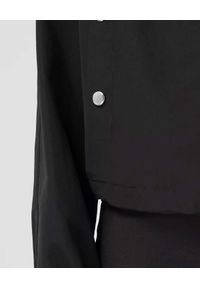 Burberry - BURBERRY - Czarna kurtka z nadrukiem na plecach. Kolor: czarny. Materiał: materiał. Wzór: nadruk