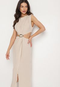 Born2be - Beżowa Sukienka Rozkloszowana z Wycięciami w Talii z Metaliczną Ozdobą Galetia. Kolor: beżowy. Wzór: aplikacja. Styl: klasyczny, elegancki #5
