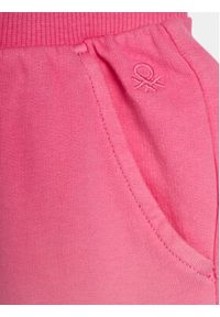 United Colors of Benetton - United Colors Of Benetton Spodnie dresowe 3J68CF051 Różowy Relaxed Fit. Kolor: różowy. Materiał: bawełna #3