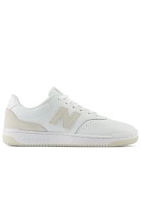 Buty New Balance BB80RTG - białe. Okazja: na co dzień. Kolor: biały. Materiał: materiał, skóra, syntetyk, guma. Szerokość cholewki: normalna. Sport: koszykówka, turystyka piesza