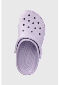 Crocs klapki dziecięce kolor fioletowy. Nosek buta: okrągły. Kolor: fioletowy. Materiał: guma, materiał. Wzór: gładki