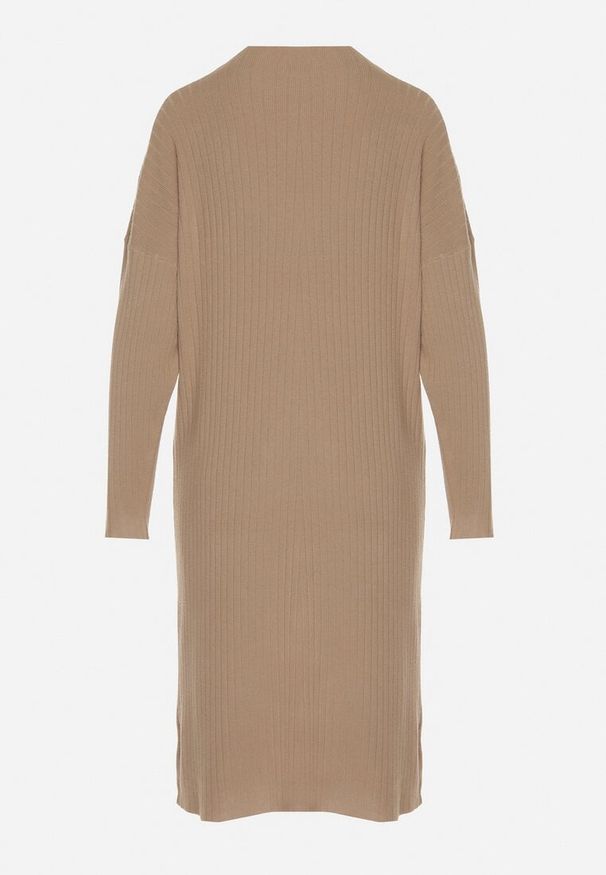 Born2be - Beżowa Sweterkowa Sukienka z Wiskozą i Broszką Tinarrea. Okazja: do pracy, na spacer. Kolor: beżowy. Materiał: wiskoza. Wzór: aplikacja. Typ sukienki: sportowe. Styl: sportowy, klasyczny