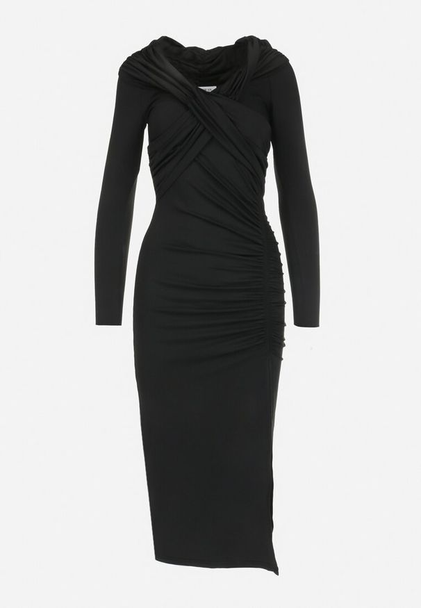 Born2be - Czarna Dopasowana Sukienka z Marszczeniem Kivi. Kolor: czarny. Materiał: materiał. Typ sukienki: dopasowane. Styl: elegancki. Długość: midi