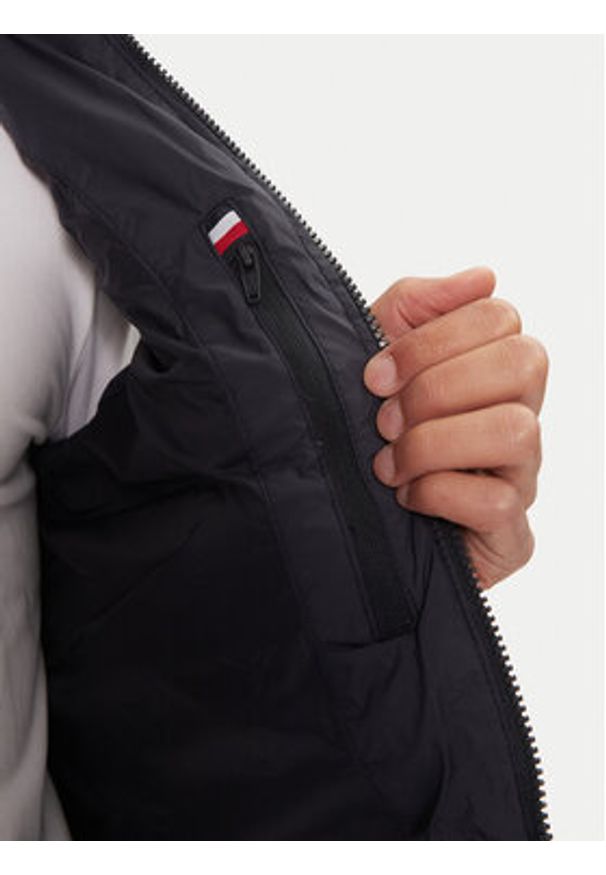 TOMMY HILFIGER - Tommy Hilfiger Kamizelka MW0MW37255 Granatowy Regular Fit. Kolor: niebieski. Materiał: syntetyk