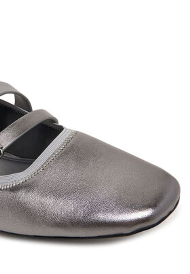DKNY Baleriny Dade K1511477 Srebrny. Kolor: srebrny. Materiał: skóra