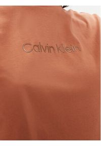 Calvin Klein T-Shirt Hero Logo K20K205448 Brązowy Regular Fit. Kolor: brązowy. Materiał: bawełna