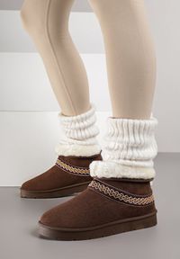 Renee - Ciemnobrązowe Rustykalne Śniegowce z Imitacji Zamszu z Haftem i Futerkiem Zetilda. Kolor: brązowy. Materiał: zamsz, futro. Wzór: haft #7