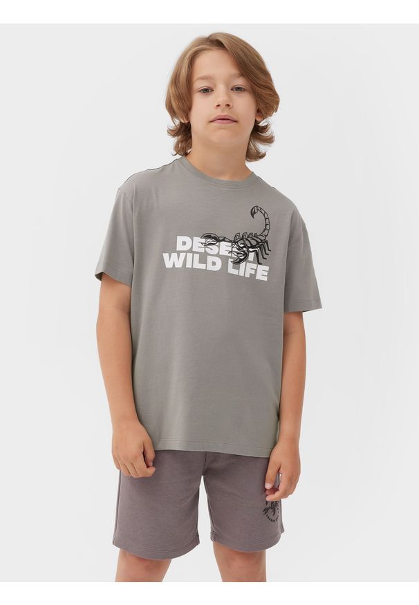 4f - T-shirt z nadrukiem chłopięcy. Kolor: beżowy. Materiał: bawełna. Wzór: nadruk