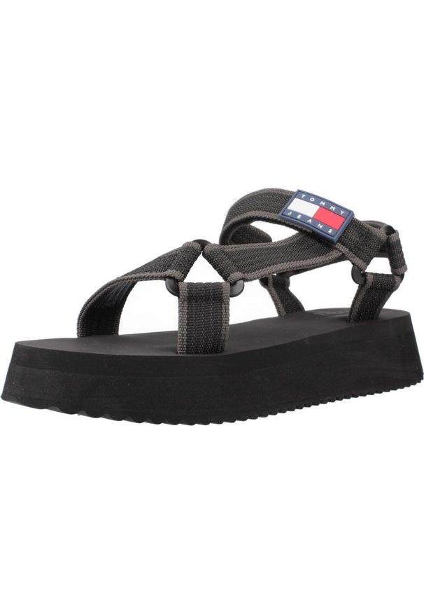 TOMMY HILFIGER - Sandały TOMMY JEANS EN0EN02747 Czarny. Kolor: czarny. Materiał: jeans. Sezon: lato