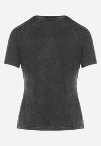 Born2be - Czarny T-shirt z Bawełny Ozdobiony Napisami i Kwiatami Savierele. Okazja: na co dzień. Kolor: czarny. Materiał: bawełna. Wzór: napisy, aplikacja, kwiaty. Styl: klasyczny, casual #6