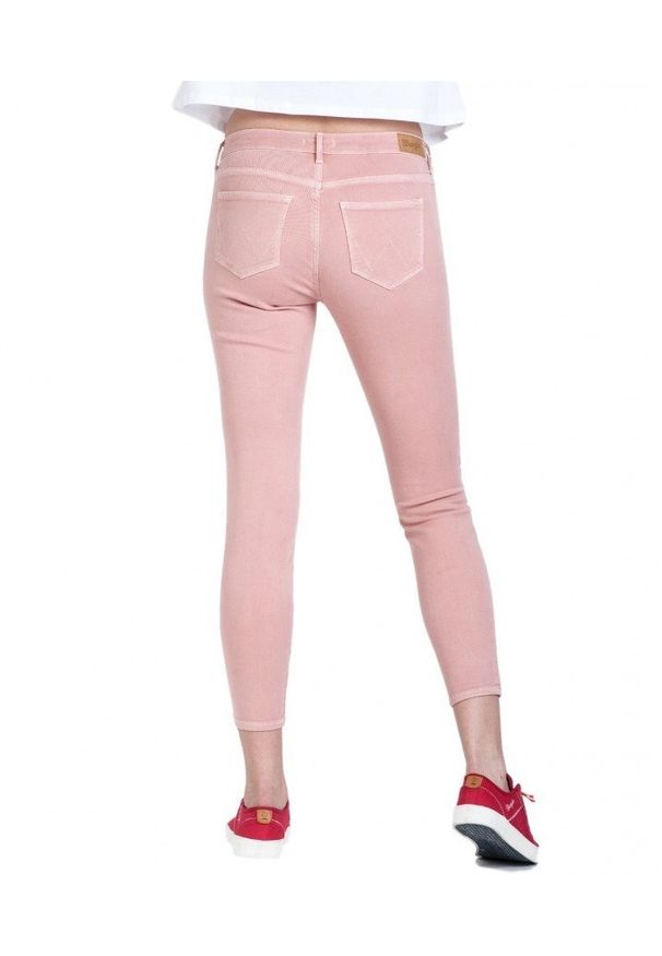Wrangler - SPODNIE DAMSKIE WRANGLER SKINNY CROP PARADISE PINK W28MJTXLD 112128466