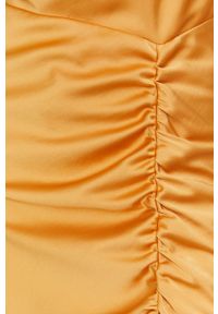 Samsoe & Samsoe - Samsoe Samsoe Sukienka kolor pomarańczowy midi prosta. Okazja: na co dzień. Kolor: pomarańczowy. Materiał: tkanina. Długość rękawa: na ramiączkach. Wzór: gładki. Typ sukienki: proste. Styl: casual. Długość: midi #3