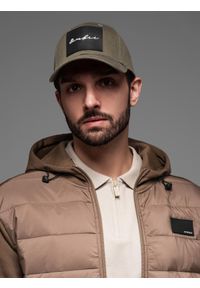 Ombre Clothing - Męska czapka bejsbolówka z daszkiem i dużą naszywką – khaki V2. Kolor: czarny. Materiał: guma, bawełna. Wzór: aplikacja. Styl: casual, elegancki #3