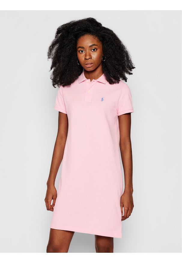 Polo Ralph Lauren Sukienka codzienna Polo Shirt Short 211799490012 Różowy Regular Fit. Okazja: na co dzień. Typ kołnierza: polo. Kolor: różowy. Materiał: bawełna. Typ sukienki: proste. Styl: casual