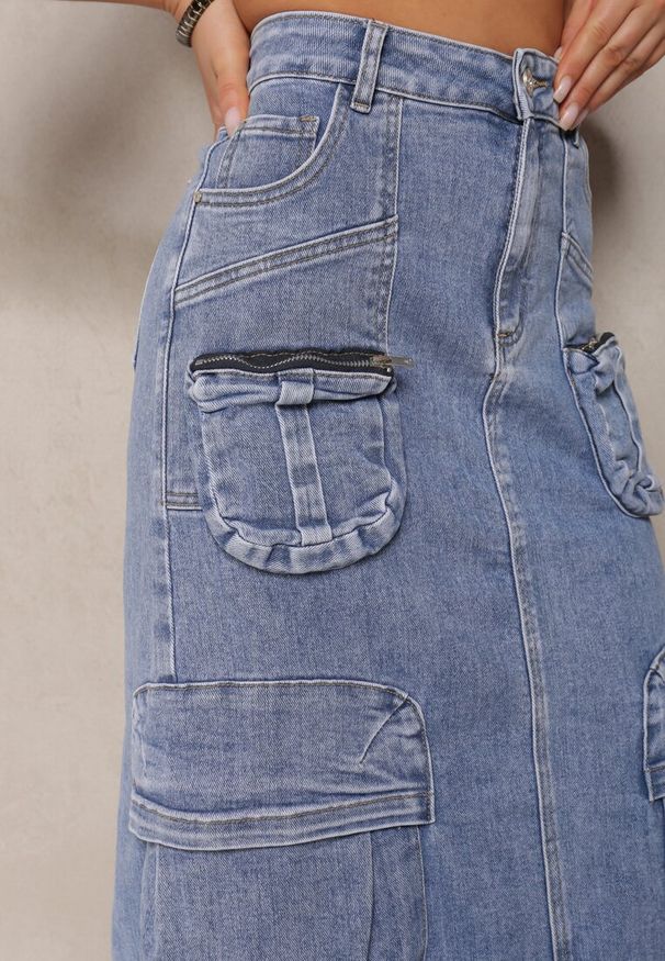 Renee - Jasnoniebieska Ołówkowa Spódnica Maxi z Bawełny z Kieszeniami Metrima. Okazja: na co dzień, na spacer. Kolor: niebieski. Materiał: bawełna. Styl: elegancki, casual