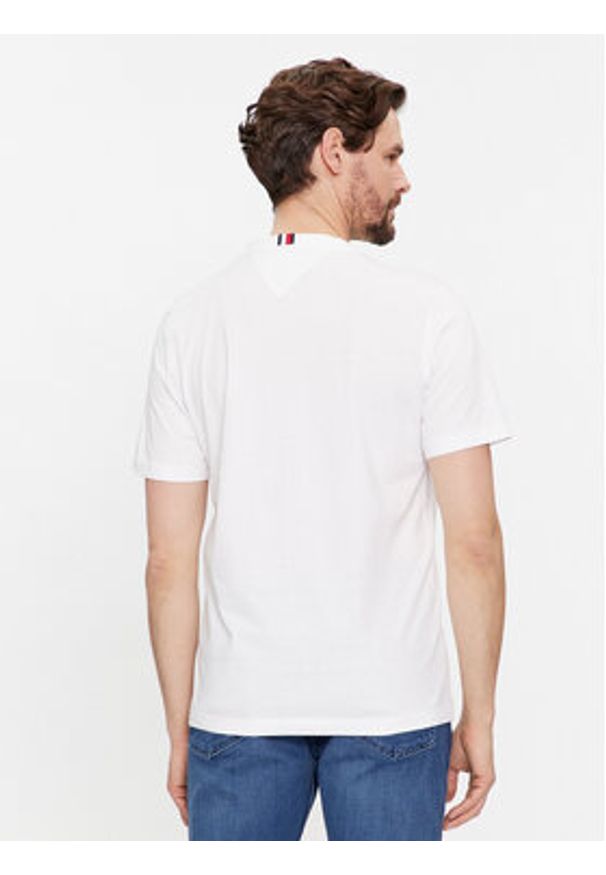TOMMY HILFIGER - Tommy Hilfiger T-Shirt Monotype MW0MW33688 Biały Regular Fit. Kolor: biały. Materiał: bawełna