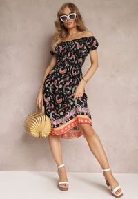 Renee - Czarna Bawełniana Sukienka Hiszpanka z Gumką w Pasie i Wzorem Paisley Maggies. Typ kołnierza: dekolt hiszpanka. Kolor: czarny. Materiał: bawełna. Wzór: paisley #4