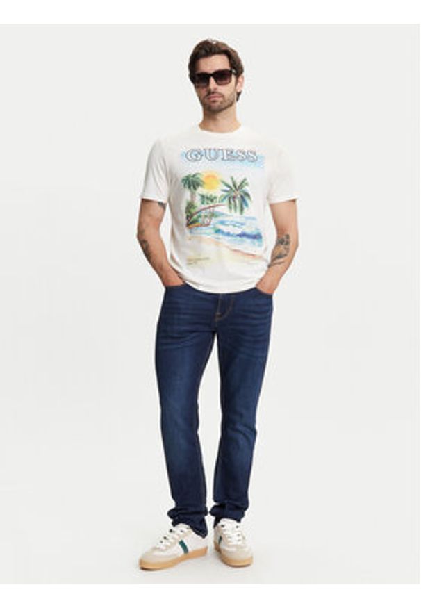 Guess T-Shirt M5YI38 KBW41 Écru Regular Fit. Materiał: bawełna