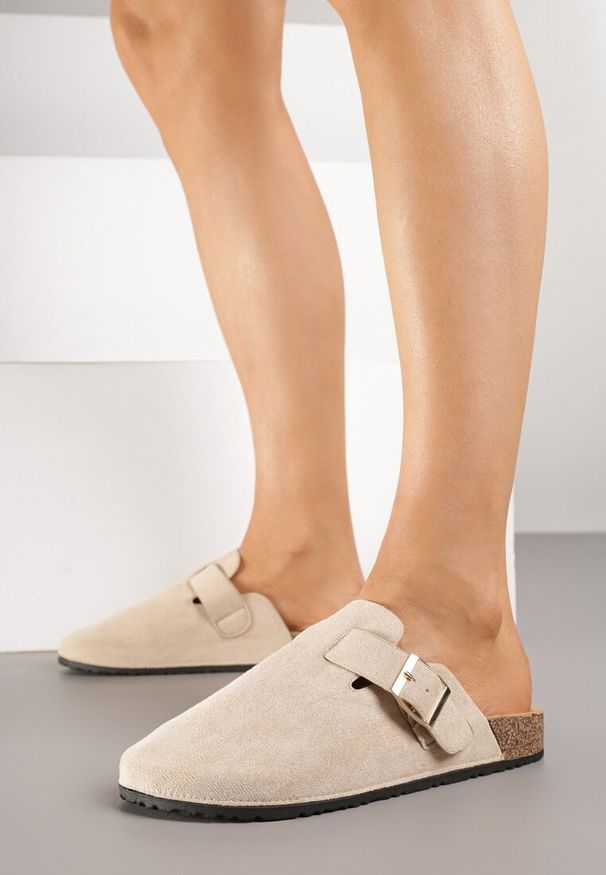 Renee - Beżowe Klapki Chodaki Ozdobione Paskami z Klamrami Silamia. Okazja: na co dzień. Kolor: beżowy. Materiał: jeans. Wzór: aplikacja. Styl: casual