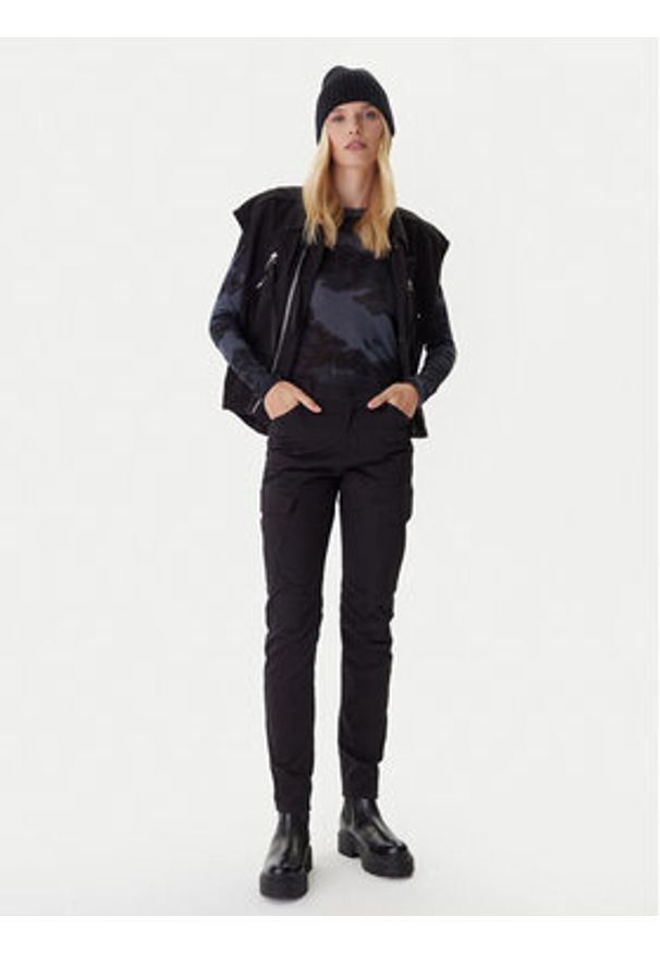 G-Star RAW - G-Star Raw Spodnie materiałowe Judee D24673-E078 Czarny Relaxed Fit. Kolor: czarny. Materiał: bawełna