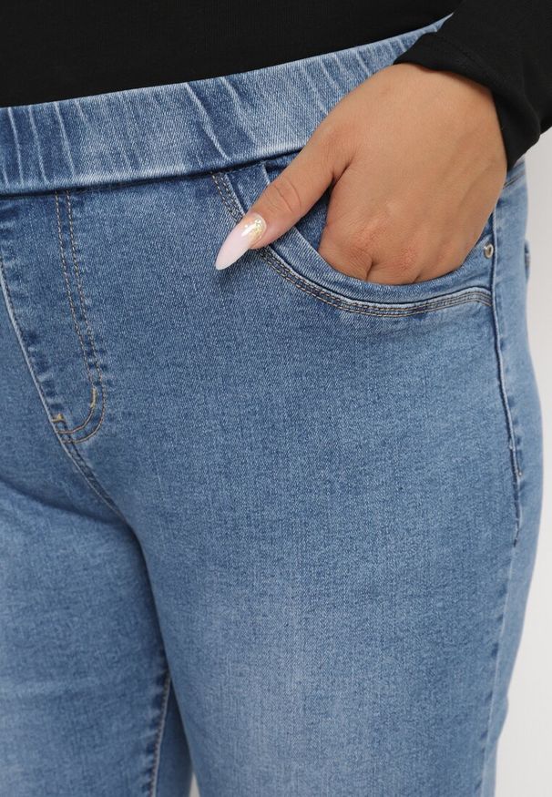Born2be - Niebieskie Jeansy Skinny z Gumką w Talii z Wysokim Stanem Neveara. Okazja: na spotkanie biznesowe. Stan: podwyższony. Kolor: niebieski. Styl: elegancki, biznesowy