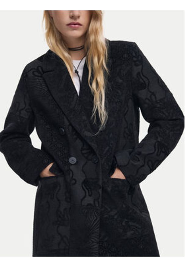 Desigual Płaszcz przejściowy Patch 25WWEW16 Czarny Regular Fit. Kolor: czarny. Materiał: syntetyk