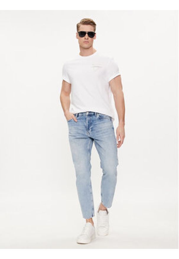 Calvin Klein T-Shirt Linear Graphic K10K112482 Biały Regular Fit. Kolor: biały. Materiał: bawełna