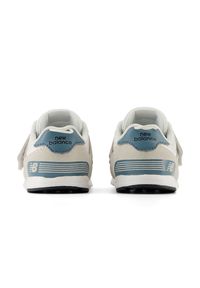 Buty niemowlęce New Balance I5748ZL – beżowe. Okazja: na co dzień. Zapięcie: rzepy. Kolor: beżowy. Materiał: guma, syntetyk, materiał. Szerokość cholewki: normalna. Model: New Balance 574. Sport: turystyka piesza #4
