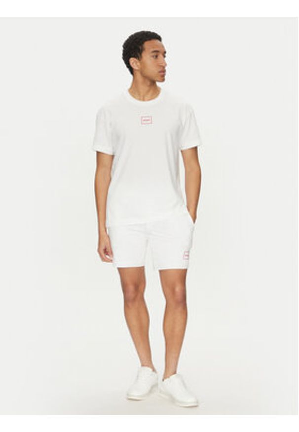 Hugo - HUGO Szorty sportowe Laze 50525247 Beżowy Regular Fit. Kolor: beżowy. Materiał: bawełna. Styl: sportowy