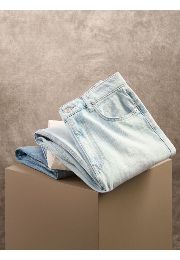 Reserved - Jeansy barrel leg - niebieski. Kolor: niebieski