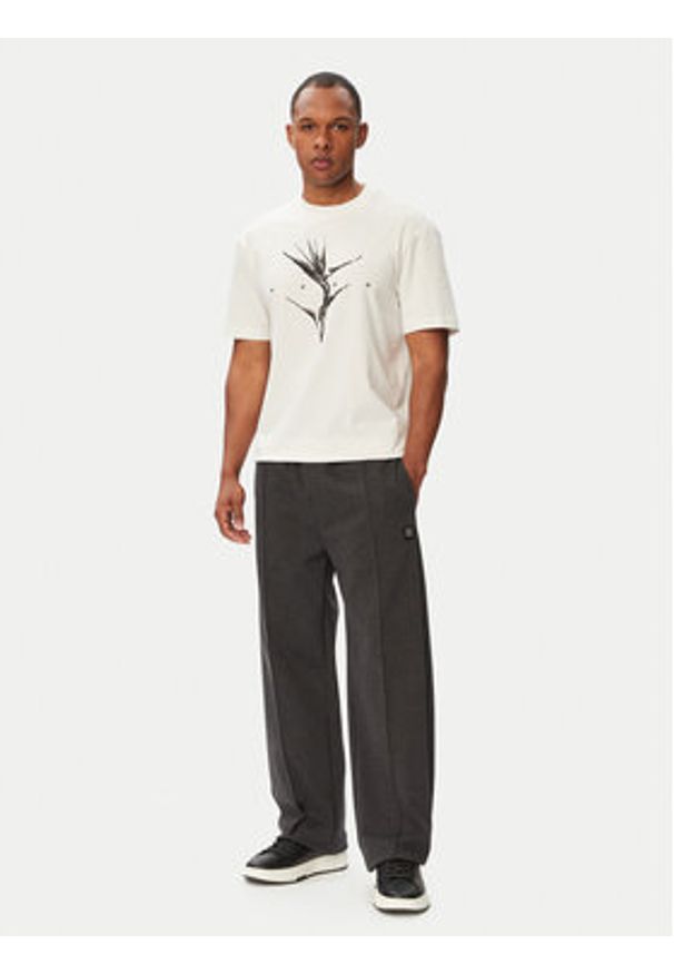 Hugo - HUGO T-Shirt Darise 50563436 Biały Relaxed Fit. Kolor: biały. Materiał: bawełna