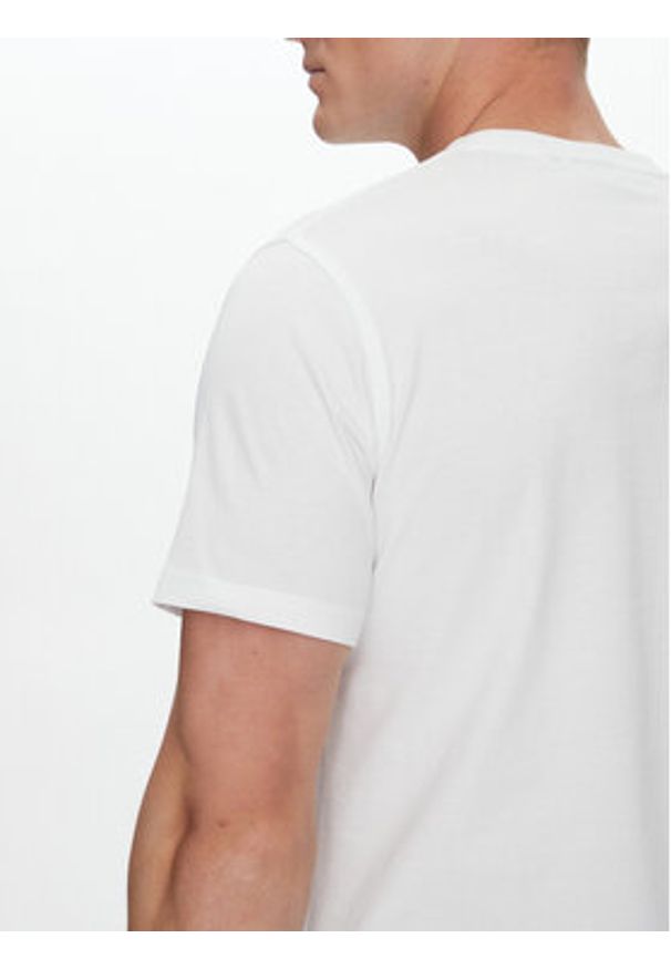 Barbour T-Shirt Devon MTS1391WH11 Biały Regular Fit. Kolor: biały. Materiał: bawełna