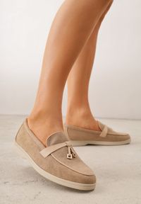 Born2be - Ciemnobeżowe Eleganckie Mokasyny VICES z Imitacji Zamszu ze Skórzaną Wkładką Jaenith. Okazja: na co dzień, na spotkanie biznesowe. Kolor: beżowy. Materiał: zamsz, skóra. Wzór: aplikacja. Styl: elegancki #8