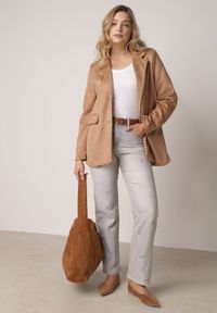 Born2be - Jasnoszare Jeansy z Bawełną i Wysokim Stanem o Prostym Kroju z Przetarciam Vimariella. Okazja: na co dzień. Stan: podwyższony. Kolor: szary. Styl: casual #1