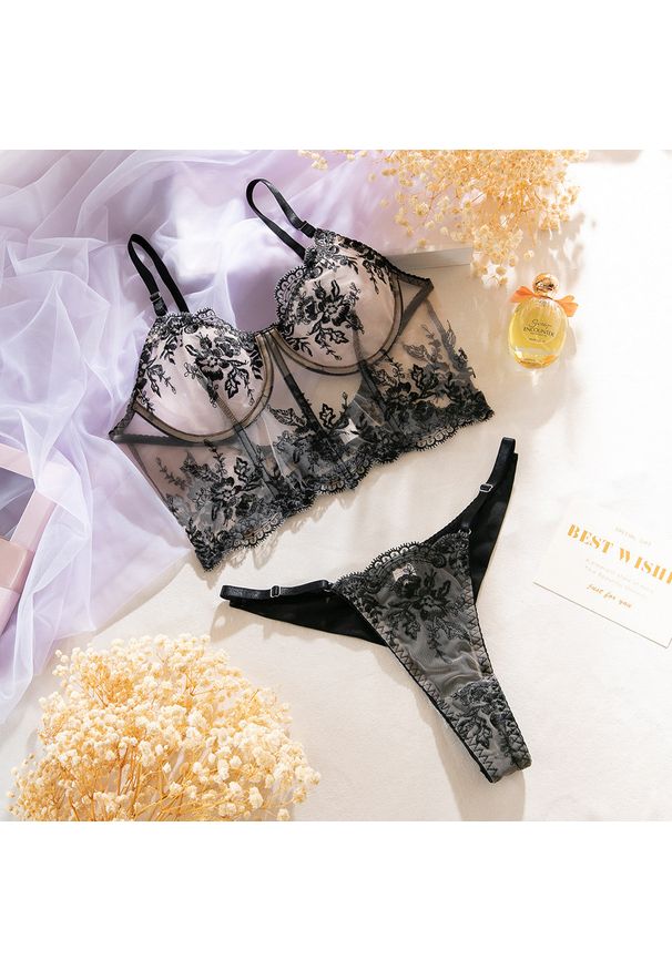 Intica - Komplet bielizny z fiszbinami haftowany na romantyczne wieczory Diletta. Kolor: czarny. Materiał: materiał. Wzór: haft